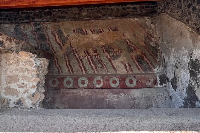 100% Private Tour in Teotihuacán Pyramids from Mexico City - Walking the Avenue of the Dead and the great pyramids
