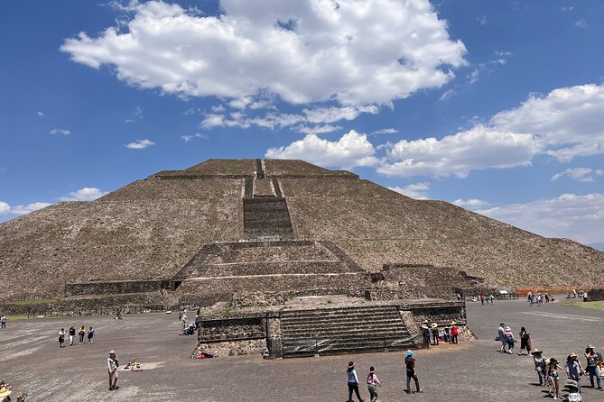 100% Private Tour in Teotihuacán Pyramids from Mexico City - The site museum gives the ruins a human scale