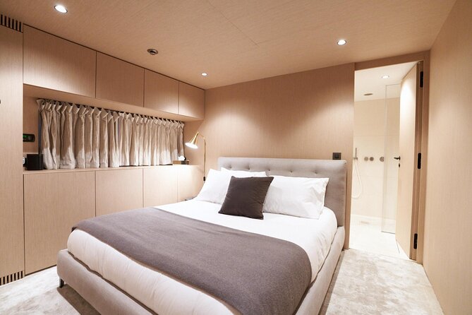 108 ft Neoprene Overmarine Yacht - Choosing Between Three Hours and a Full Day
