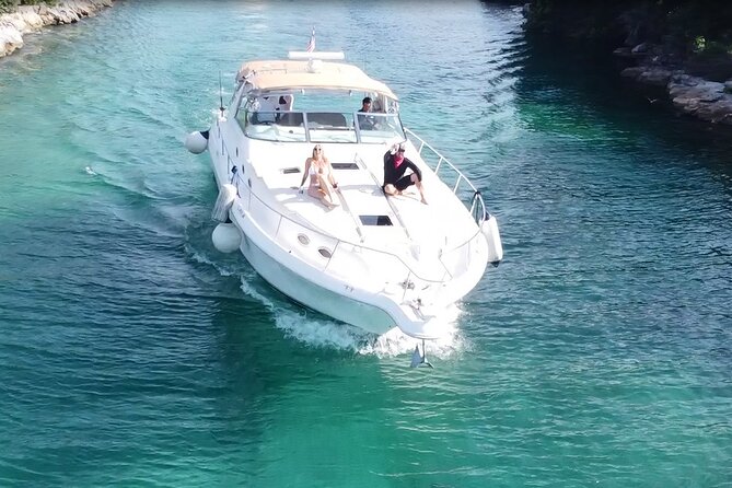 4 hours - Private 48ft Yacht all inclusive in Tulum and Playa del Carmen - One hour at the INAH reef
