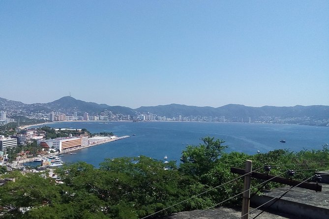 Acapulco City Tour - Los Flamingos Hotel recalls old Hollywood