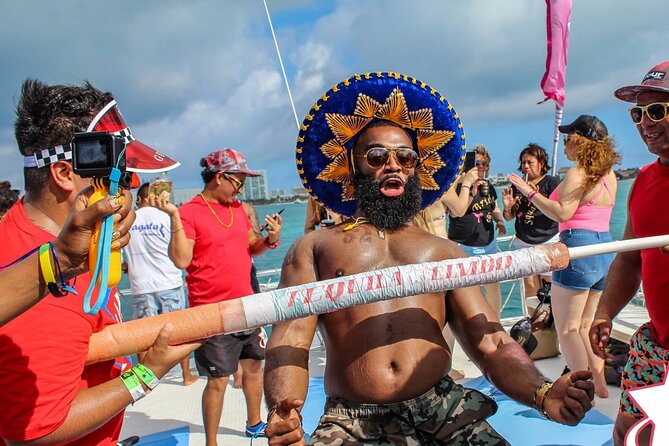 Adults only Hip Hop Sessions Boat Party Cancun - Sandwiches are included, but timing may vary