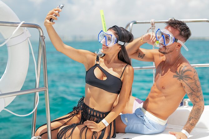 All Inclusive Isla Mujeres Catamaran - Playa Centro and free time in Isla Mujeres