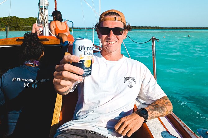 Bacalar: 4hr Private Sailing Tour with Guacamole & Drinks - Black Cenote, the Lagoon’s Darkest Stop