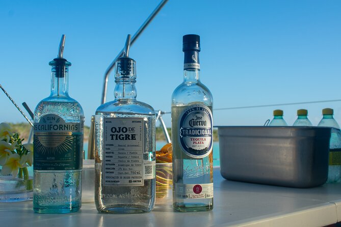 Bacalar - Gourmet Tour in Private Catamaran with Cocktails Included - The Canal and Island of Birds