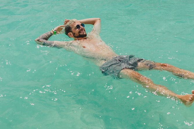 Bacalar Lagoon Sightseeing Boat Tour with Open Bar and Snacks - Morning or afternoon: which departure works best