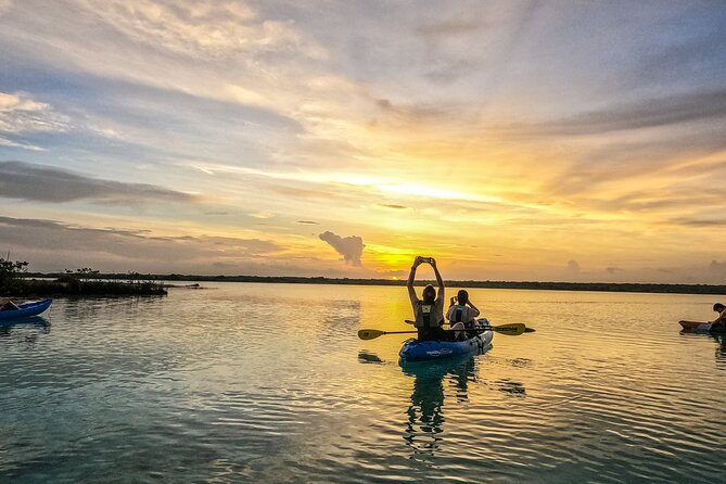 Bacalar Sunrise in Kayak - What you see on the longer Bacalar Lagoon paddle