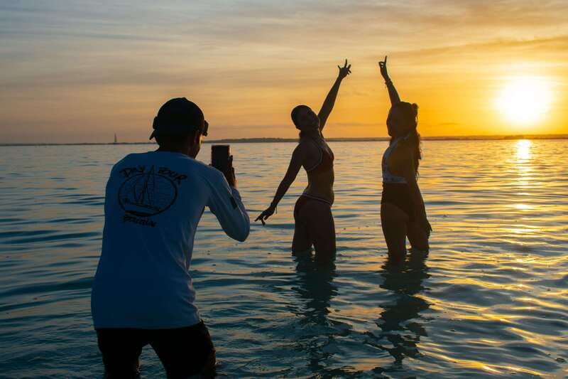 Bacalar: Sunrise Paddleboard Tour with Floating Picnic - Cenote Esmeralda and the first light