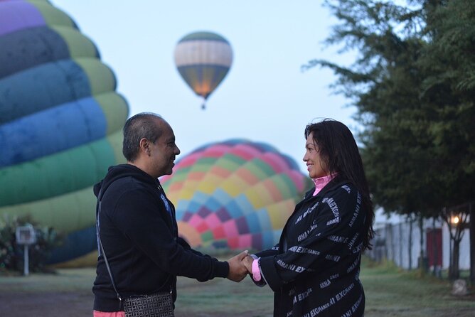 Balloon Flight + Breakfast in a cave + Pick up CDMX + Pyramids - Coffee, cookies, and the wait for the balloons