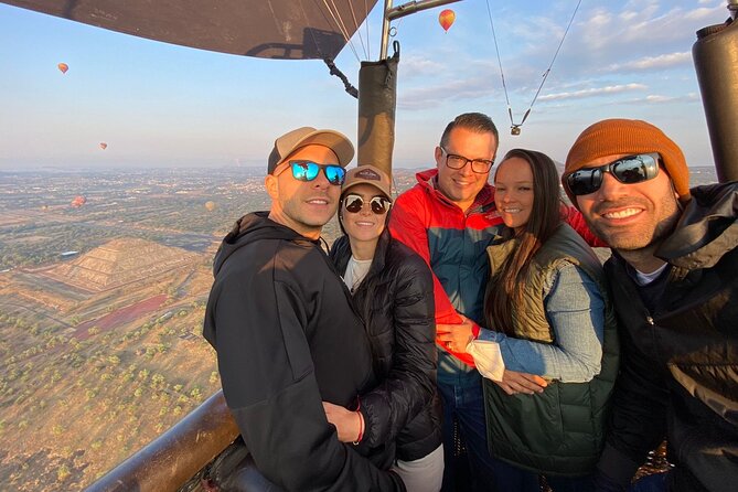 Balloon flight in Teotihuacán from Mexico City - Sunrise above Teotihuacán, with the wind in charge
