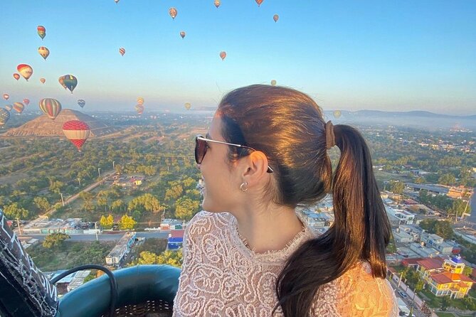 Balloon flight + pick up in CDMX + Breakfast in Cave + Pyramids - Breakfast inside La Cueva
