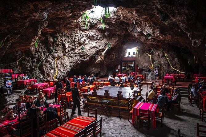 Balloon flight + pick up in CDMX + Breakfast in Cave + Teotihuacan - La Cueva turns breakfast into part of the adventure