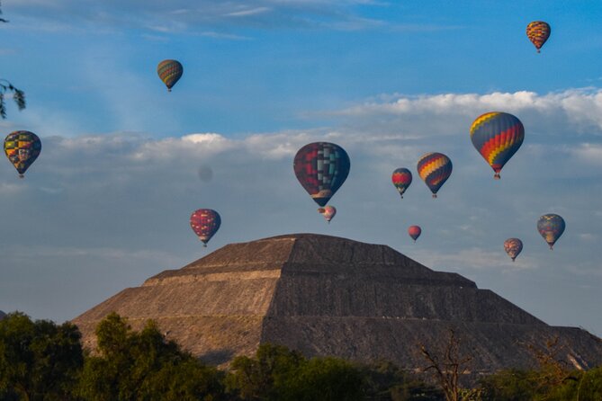 Balloon flight + pick up in CDMX + Breakfast in Cave + Teotihuacan - The craft cooperative adds culture, but not everyone needs it
