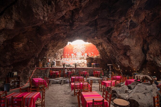 Balloon Flight with Breakfast in a Natural Cave and Transportation from CDMX - Watching the balloons inflate before takeoff
