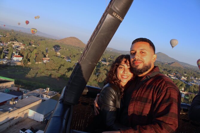 Balloon Flight with Breakfast in Cave and Pyramids of Teotihuacan - Obsidian, agave, and the artisan marketplace