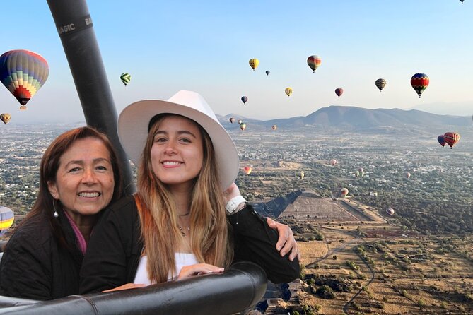 Balloon flight with breakfast in Cave and Pyramids tour from CDMX - Mezcal, tequila, pulque, and obsidian