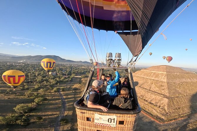 Balloon flight with breakfast in Cave and Pyramids tour from CDMX - Transport, group size, and the long-day risk