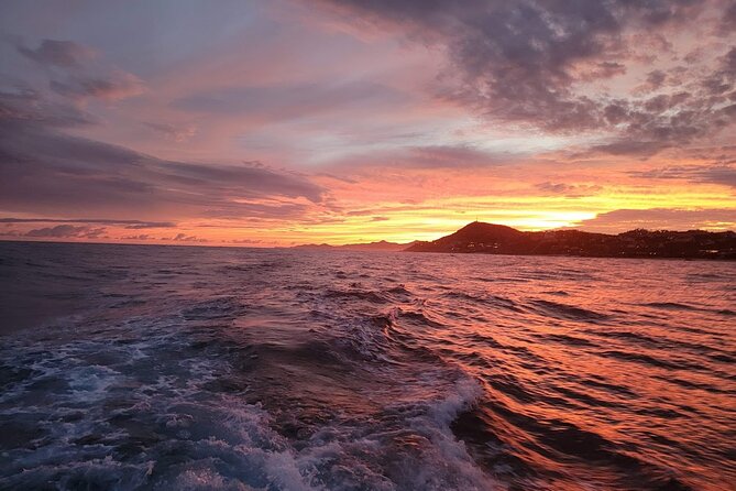 Cabo Arch Sunset Yacht Tour - Dinner & Drinks — Up to 18 Guests - Who will enjoy this most