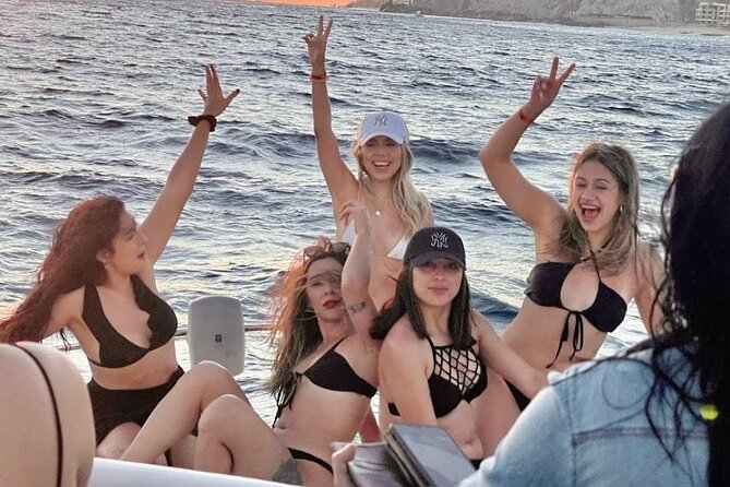 Cabo Arch Sunset Yacht Tour - Dinner & Drinks — Up to 18 Guests - Final call: a strong private cruise with two checks to make