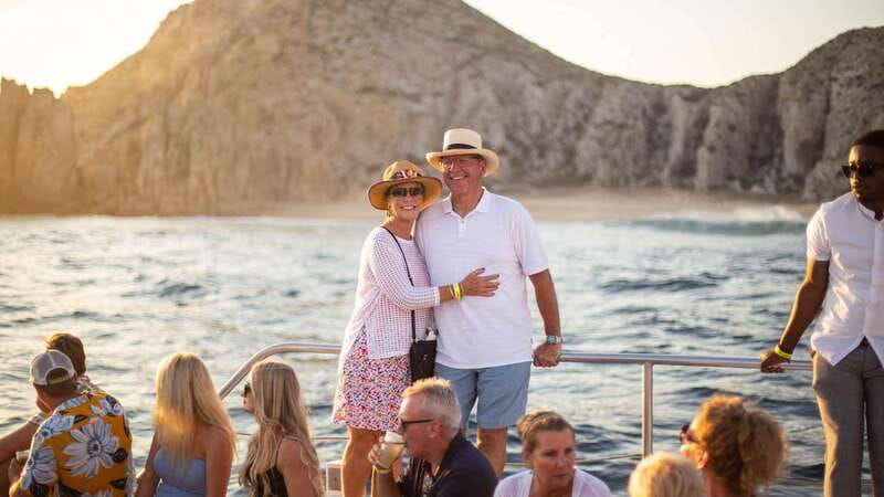 Cabo San Lucas: 2 Hour Sunset Cruise with Food and Wine - Why a Cabo sunset cruise works so well