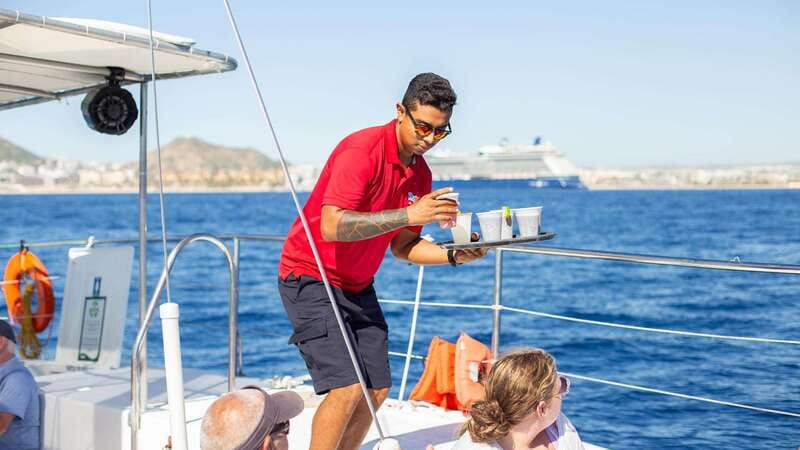 Cabo San Lucas: 4-Hour Snorkeling Cruise with Open Bar - Lunch, drinks, and time to slow down