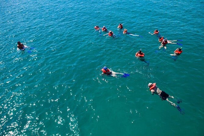 Cabo San Lucas Arch Tour and we go down to Playa del Amor - What the guides add to the ride