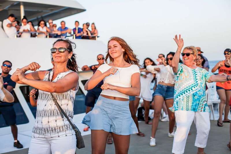 Cabo San Lucas: Sunset Dinner Cruise - Key points to know before you book