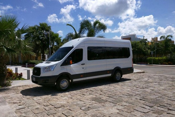 Cancun Airport Private Transfer to Hotels - Arriving at Cancun Airport and finding your driver