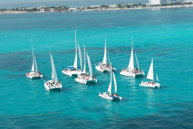 Cancun : All Inclusive Catamaran Tour to Isla Mujeres - The Crew Makes the Difference