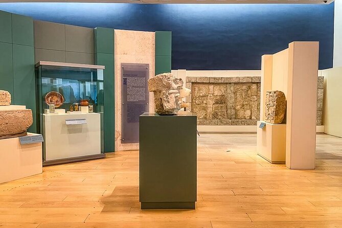 Cancun Guided Sightseeing, Shopping and Tasting Tour - How much guiding should you expect?