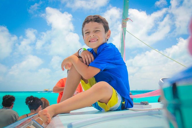 Cancun Half-Day Sailing Catamaran Cruise to Isla Mujeres - Snacks, drinks, and the question of lunch