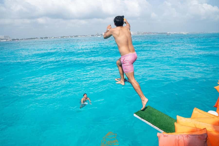 Cancun: Isla Mujeres Full Day Dancer Cruise - Who should book the Dancer Cruise?