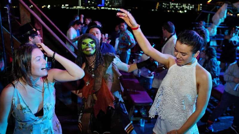 Cancún: Jolly Roger Pirate Dinner Cruise 2025 - Who will enjoy this Cancún dinner cruise
