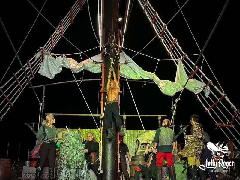 Cancún: Jolly Roger Pirate Dinner Cruise 2025 - Practical advice for a smoother evening