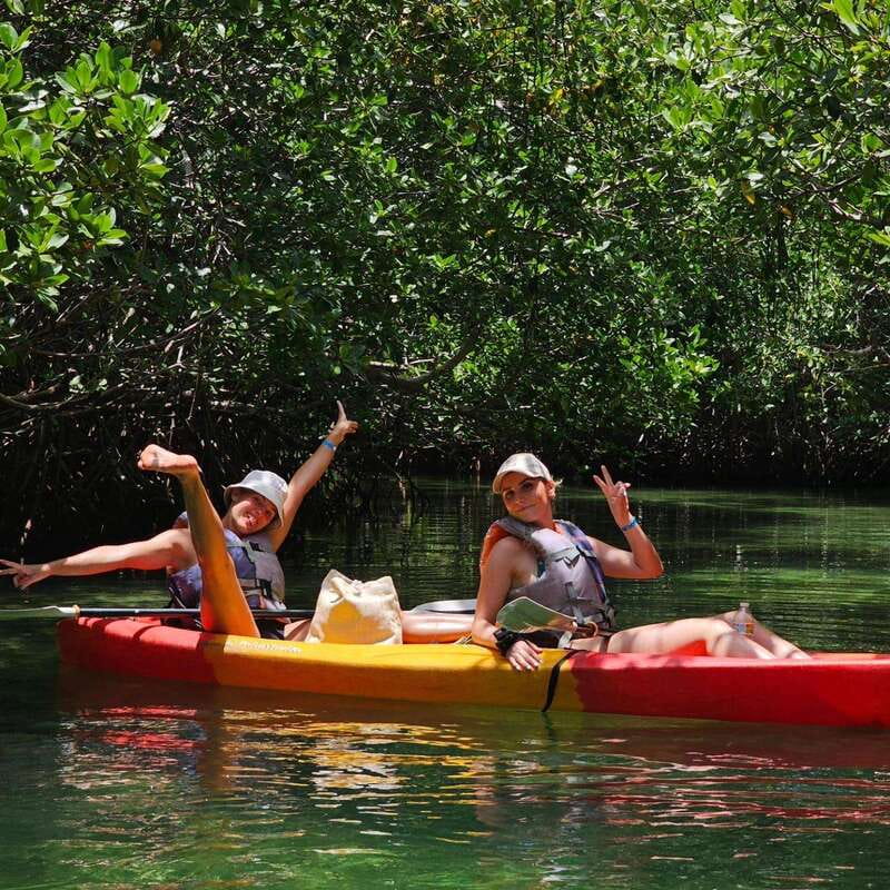 Cancun: Kayaking Tour in Nichupte Lagoon - The secluded island and the photo stop