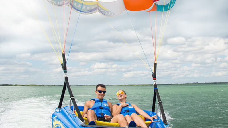 Cancún: Skyrider Parasailing Experience - Arriving at the boat and getting ready