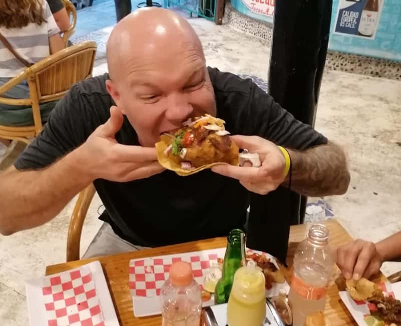 Cancun Taco Tour: Street Food & Tequila Tasting in Downtown - Seafood tacos and the taste of the coast