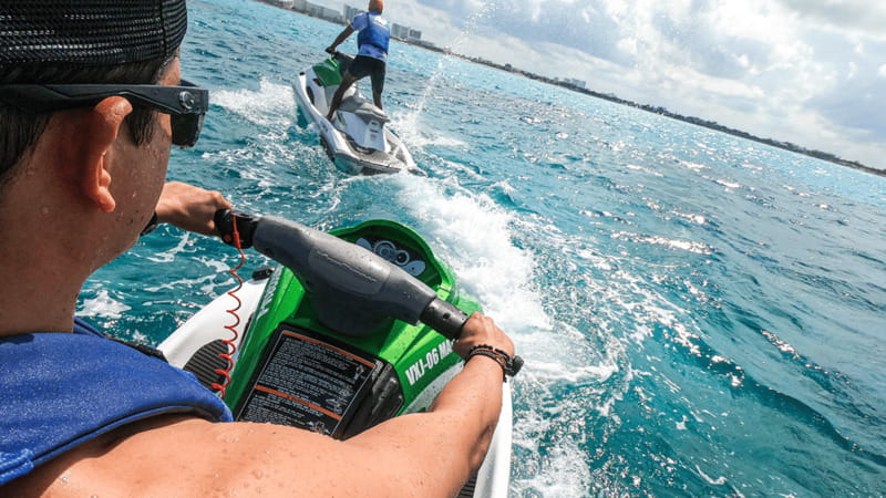 Cancun: Waverunner in Nichupte Lagoon - Taking control of the Yamaha Waverunner