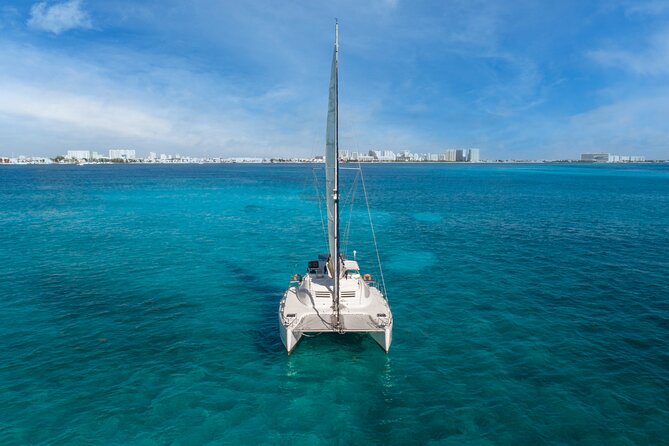 Catamaran Cancun to Isla mujeres Lunch OpenBar and Snorkeling - Lunch at Restaurante Albatros