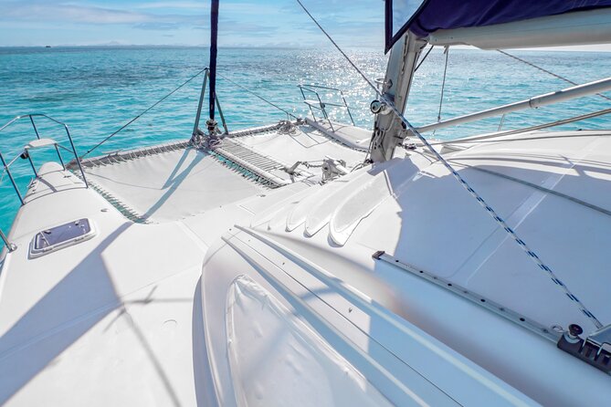 Catamaran Cancun to Isla mujeres Lunch OpenBar and Snorkeling - The return sail becomes the party