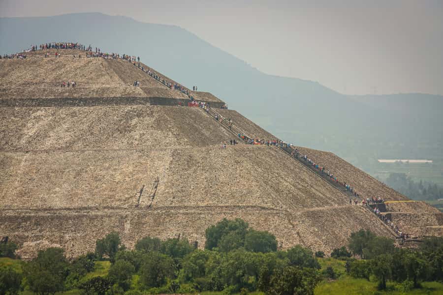 CDMX: Early visit to Teotihuacan - The Pyramid of the Sun and Pyramid of the Moon