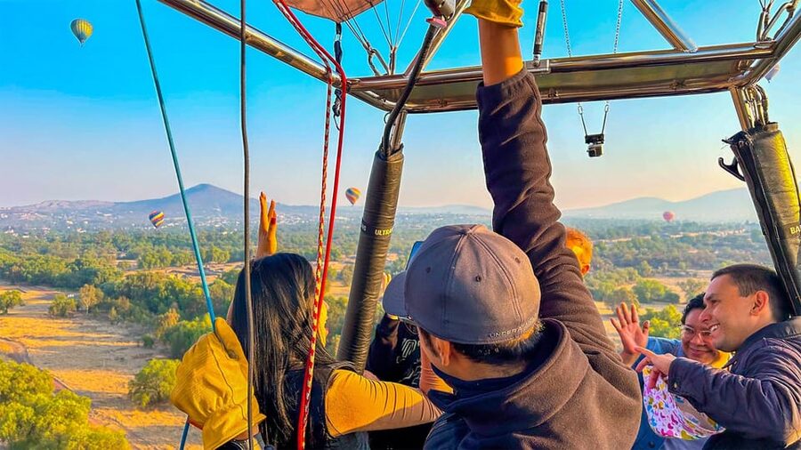 CDMX: Teotihuacan Balloon Flight with Optional Pyramids Tour - Is the Teotihuacan balloon flight worth booking?