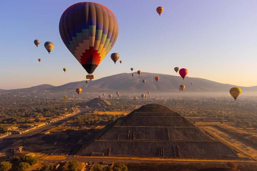 CDMX: Teotihuacan Hot Air Balloon with Breakfast - The sunrise view that makes the early alarm worthwhile