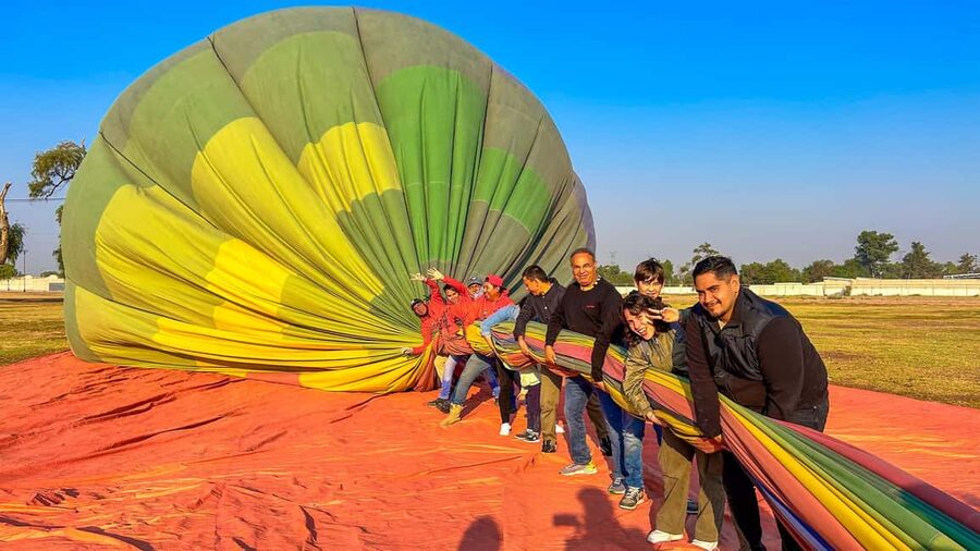 CDMX: Teotihuacan Hot Air Balloon with Breakfast - What to bring and what to leave behind
