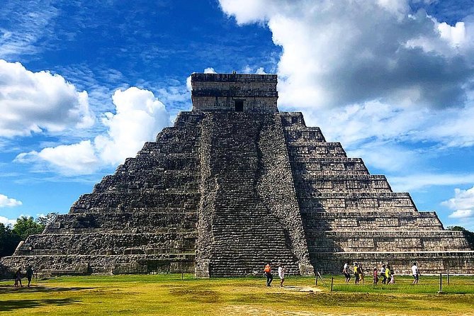 Chichen Itza Classic Tour - Valladolid in 30 minutes