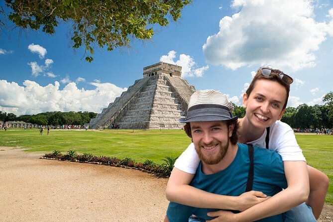Chichen Itza Exclusive Tour, Cenote, Magical Town & Buffet - Valladolid gives you 30 minutes of real-town atmosphere