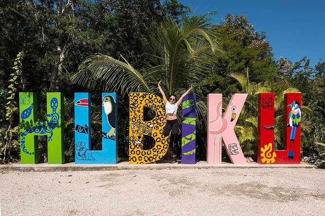 Chichén Itzá Premier Tour with Cenote Xunáan, Valladolid & Lunch - Mexican buffet lunch and the Premier extras