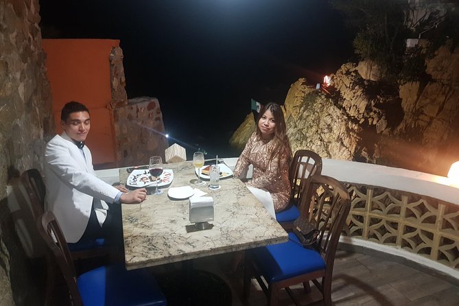 Cliff Diver De Luxe with Different Options at "La Quebrada" - Drinks-only, dinner-only, or the full evening