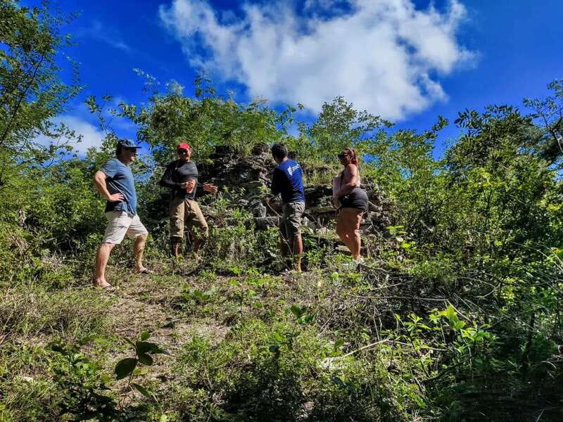 Cozumel: 5-Hour Private Caves and Ruins Tour with Lunch - Lunch under a palapa by the sea