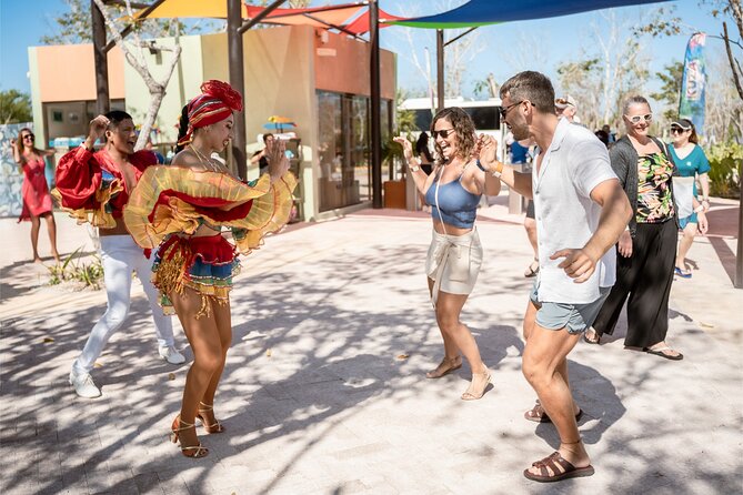 Cozumel: KUZÁ Beach Pass with Buffet, Open Bar & Activities - The final hour: trails, souvenirs, and departure
